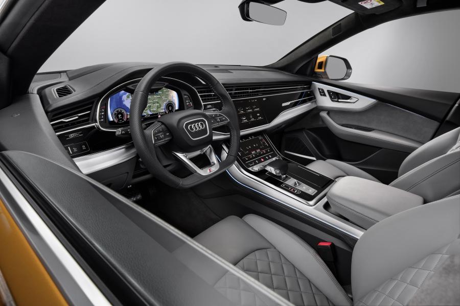 Интерьер Audi Q8 50 TDI Quattro S-Line 2018 года  (WW) (фото 25 из 63)